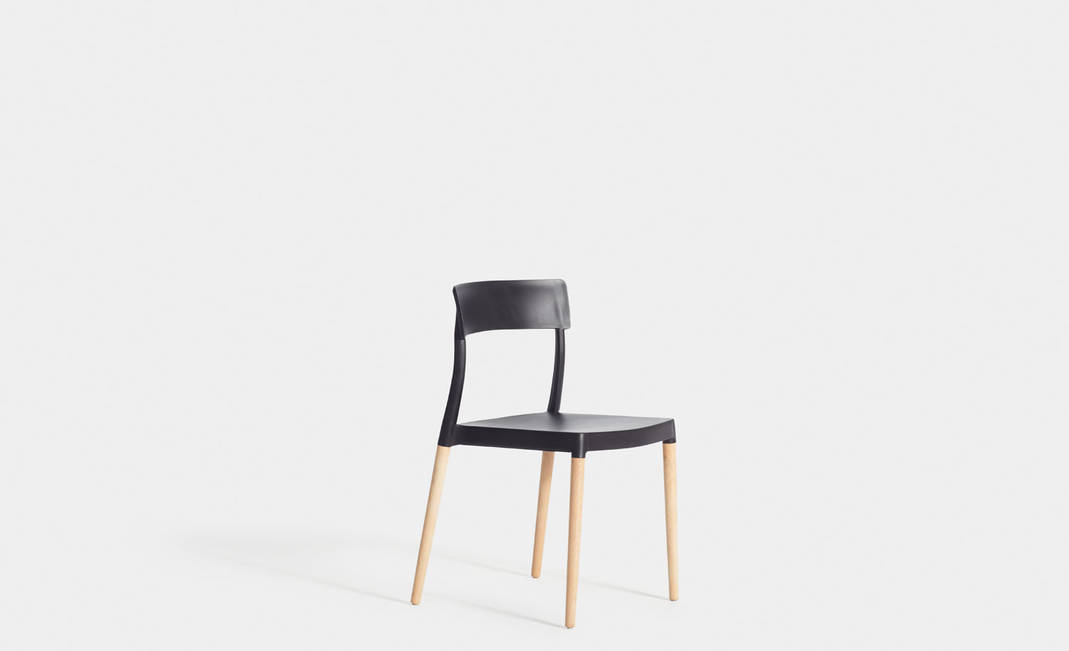 Black Oslo Chair | Crimons
