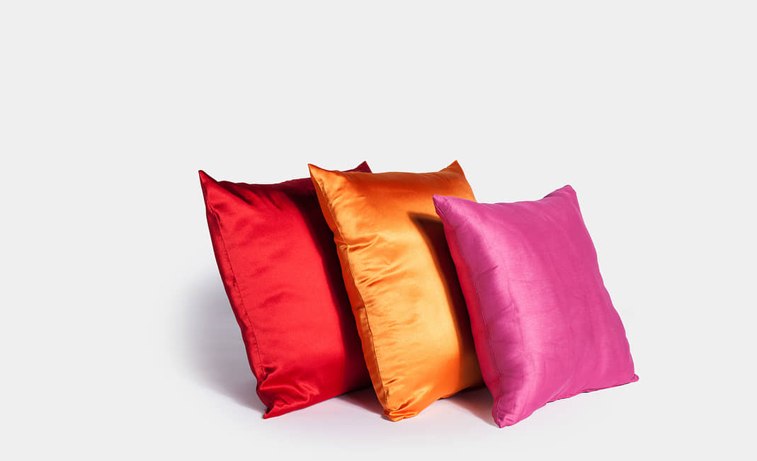 Colored Cushions | Crimons