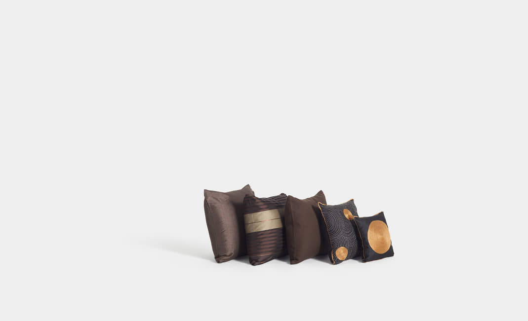 Brown-black-gold Cushions | Crimons
