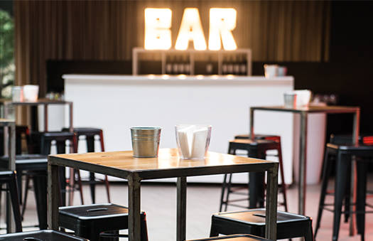 How decorate a bar of portable bar? | Crimons
