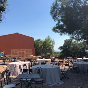 Decoració per a una boda vintage única i memorable