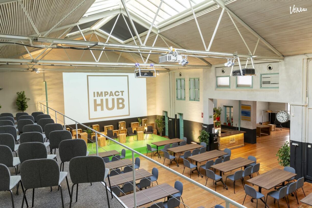 Impact Hub Madrid Sala Gobernador, espacio colaborativo para eventos profesionales.