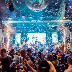 Organizes unforgettable festivals in Crimons